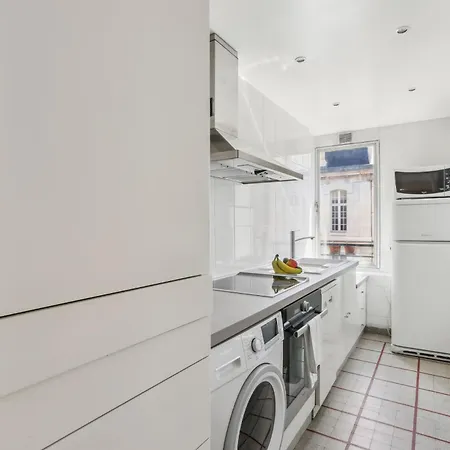 Bnbnova - 1br With Balcony - Trocadero & Arc De Triomphe Παρίσι